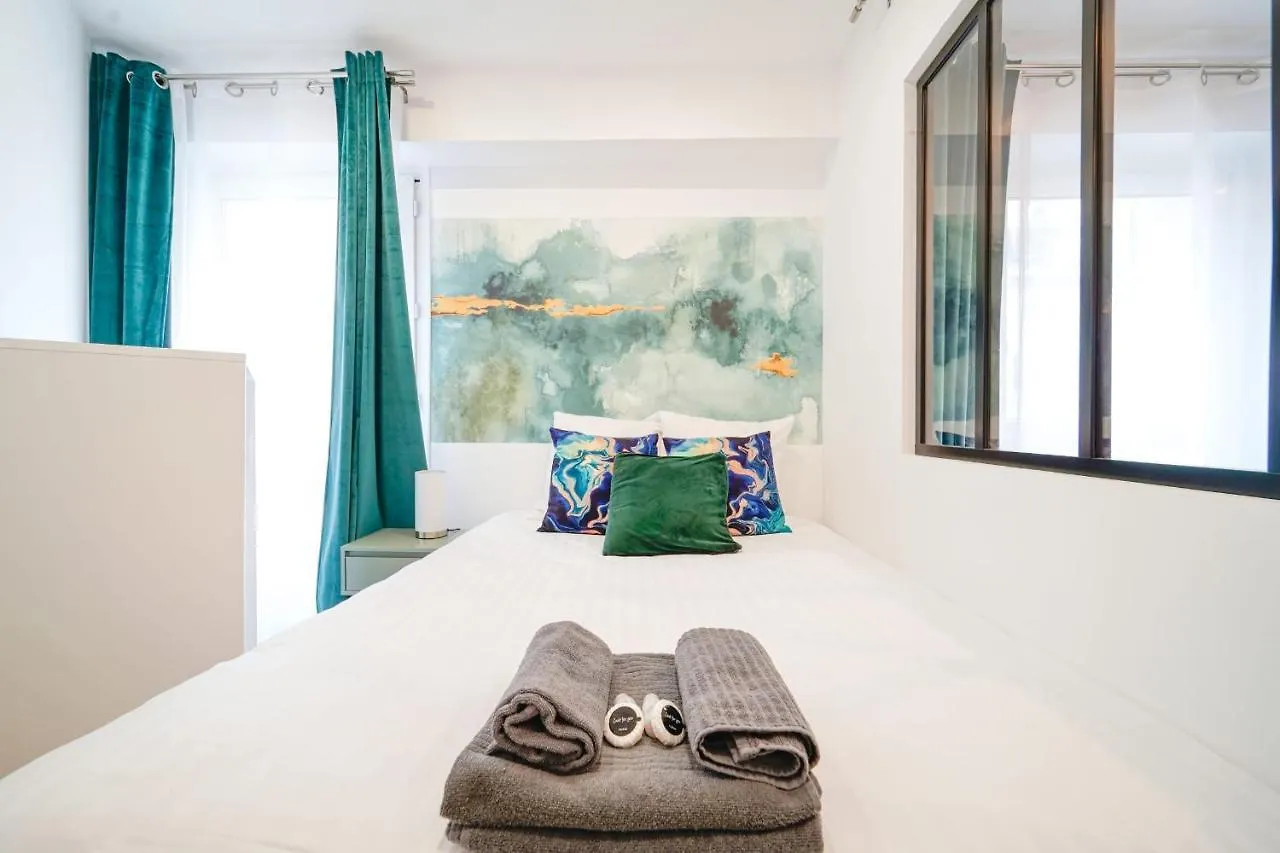 Design Apartment In Paris City Center 8Th Neighborhood 0*,  France